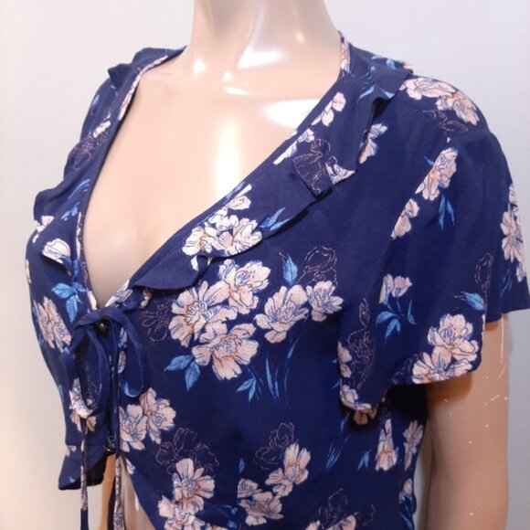 3/$20 Xhilaration Floral Crop Top Ruffled Short Sleeve Button Tie Front Target - Picture 3 of 11